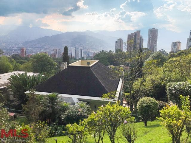 Los Balsos Nº 2, Medellín