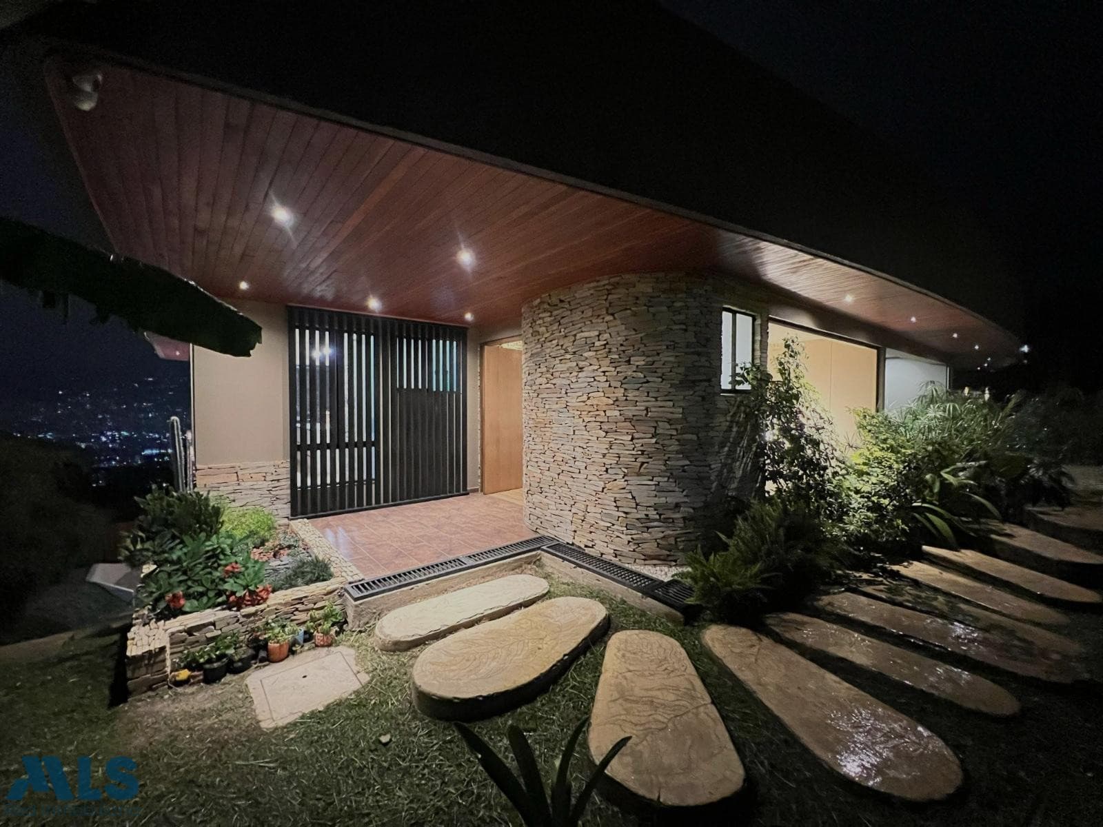 V. San Jose, La Estrella