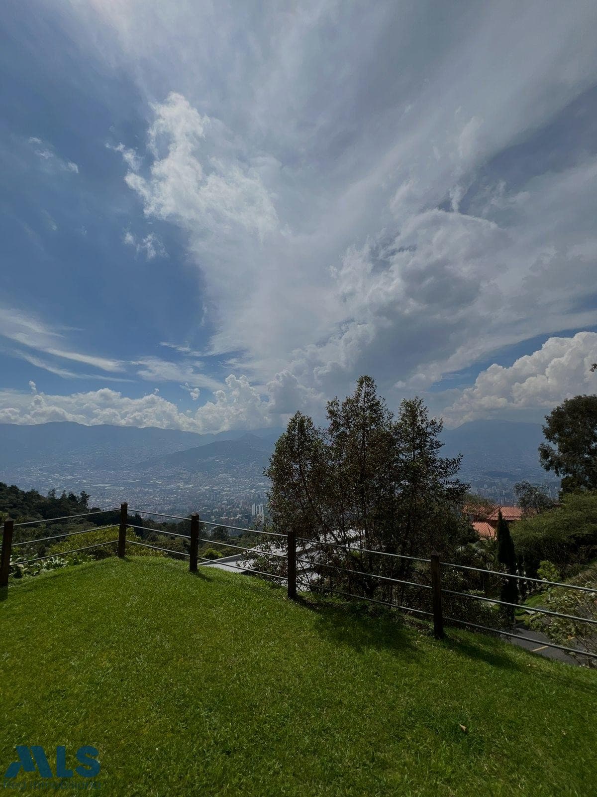 Las palmas, Medellín