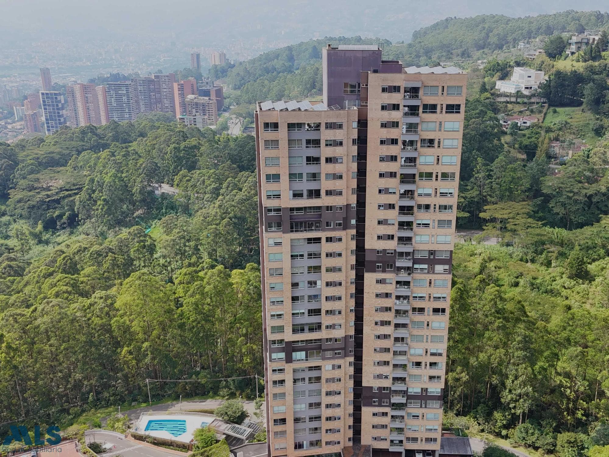 Loma Cola del Zorro, Medellín